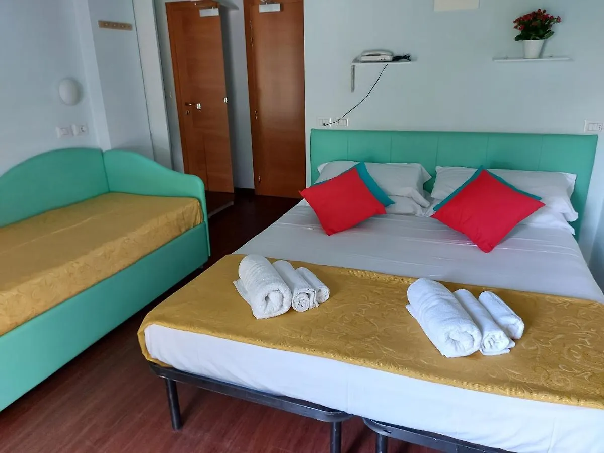 ***  Hotel Senza Pensieri Riccione Italia
