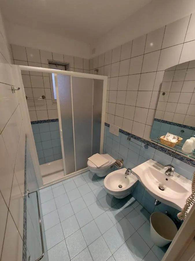 Hotel Senza Pensieri Riccione 3*,